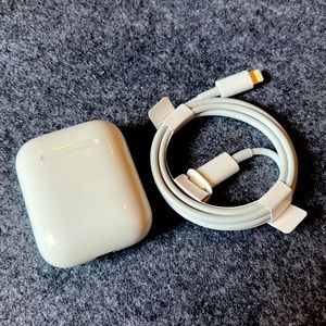 Apple AirPods Charging Case (2nd Gen) and New Lightning to USB-A Cable